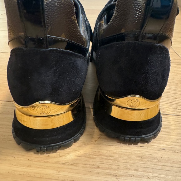 Louis Vitton Suede Monogram Run Away Sneakers - Picture 9 of 9